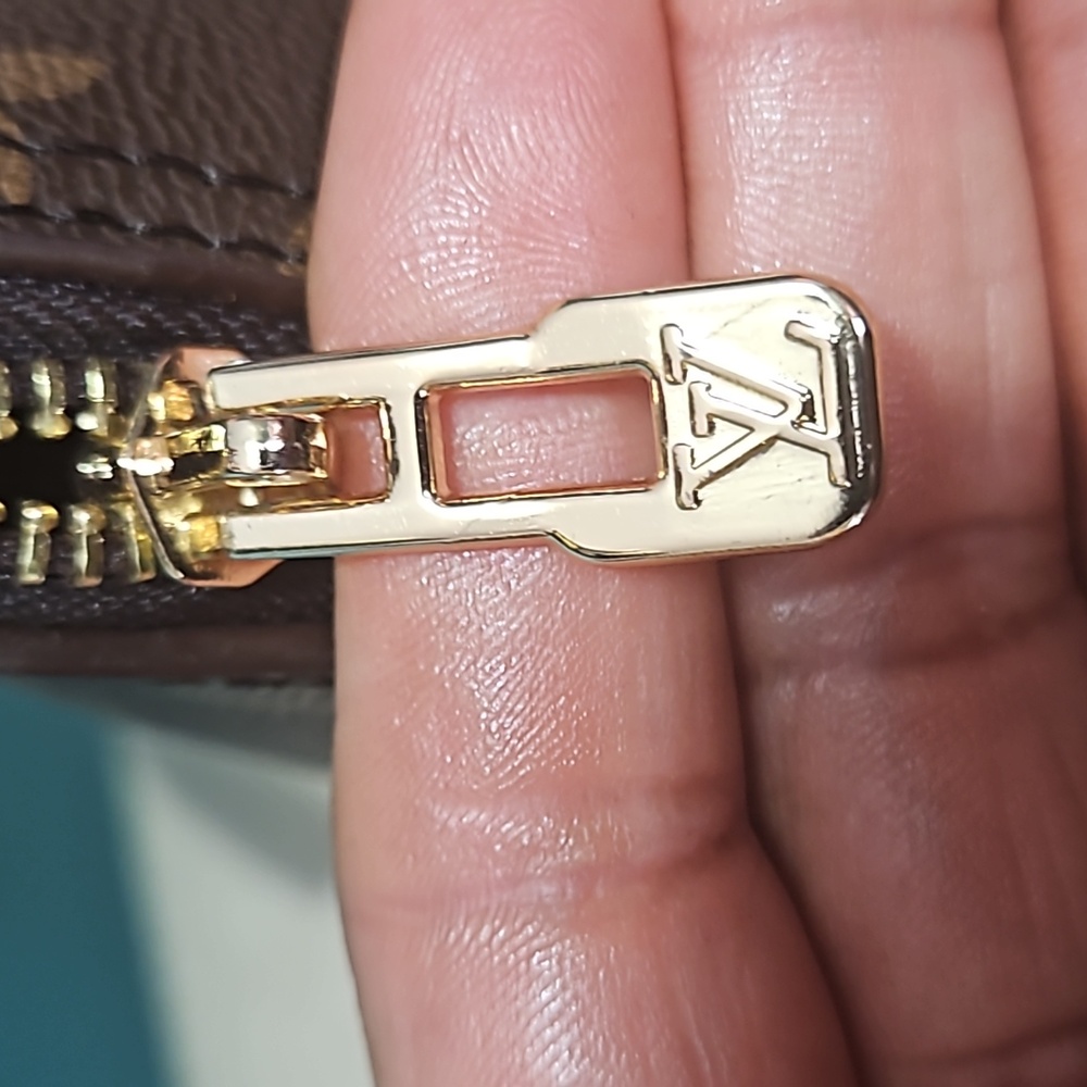 FASHION BAGS - Picture 4 of 12